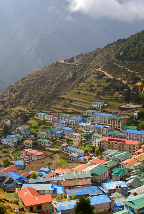 Nepalesisches Dorf in den Bergen. 